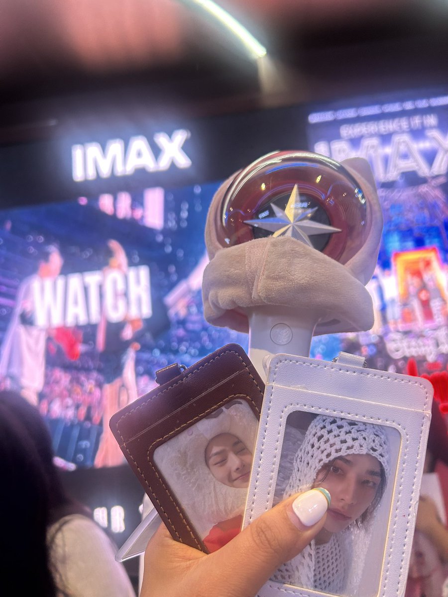 aggibbang0208's tweet photo. Enjoyed today! Thanks @apricotandcoph for making this possible. 

Also, thanks sa mga freebies na nahagip lang namin while walking 😂

Happy birthday, IN (and happy birthday rin christine reyes lol) 

@eyesmilejeong @jeongchancart @tine_tin17 https://t.co/tjdzKMg75d