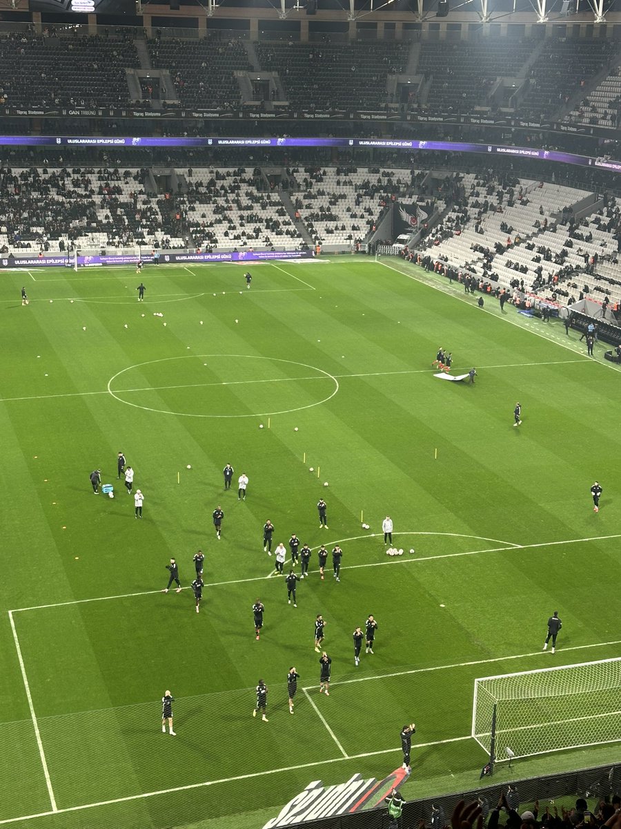 Senden başka gidecek yerim kalmadı..
Yine sana geldim 🏴🏳️🦅
#Beşiktaş