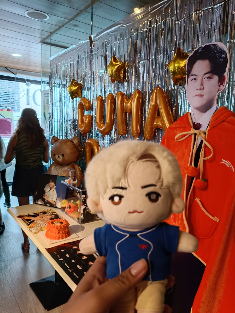 keriabyte's tweet photo. Had so much fun at #UnderTheOrangeSun 🐻 !!! Everyone had so much energy and the hapiness was contagious !!! Gumayusi you are so loved !!!! Thank you po to everyone that made the event possible and to everyone I met, yall are so lovely !!!🐻 https://t.co/zARCFK7b8Y