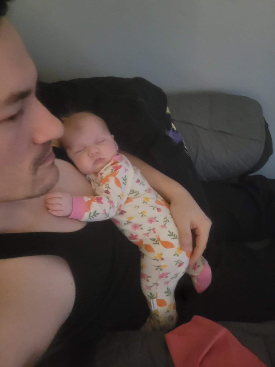lethal3585's tweet image. Might be able to stream soon, have a bare minimum setup for workout streams, had a baby girl and going to try to put everything towards a new stream setup and baby expenses