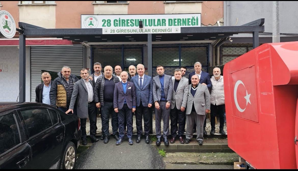 DunemezFatih's tweet photo. 28 Giresunlular Derneği’ni; Gaziosmanpaşa İlçe Başkanımız Sn. İsmail Ergüneş, Bayrampaşa İlçe Başkanımız Sn. Mehmet Acar ve önceki dönem Bayrampaşa Belediye Başkanımız Sn. Atila Aydıner ile birlikte ziyaret ettik.
⁦@abdullahozdemir⁩ https://t.co/etFtZmxbpp