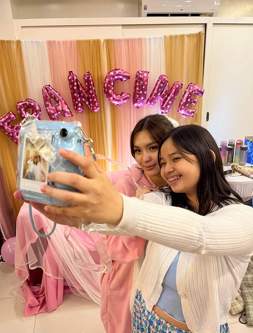 Jorickaargh's tweet photo. 2019 ♡ 2023 ♡ 2026

we really did grew up together 🥹 i love you @francinecarreld 

ofc, always and forever thankful sainyo @CarreLsOFC i was able to have these moments because of you. mahal ko kayo 💛 https://t.co/AXWeabb8ul