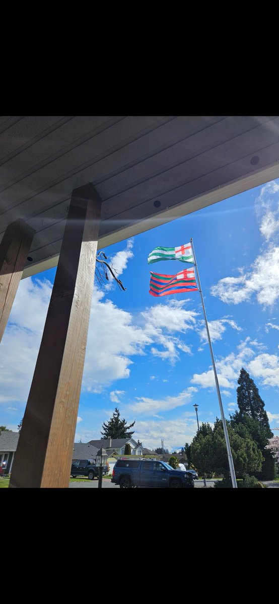FarCanalStevo's tweet photo. Ok 2 more. Heavy Canadian connection.
Google allowed
#Vexillology #funwithflags https://t.co/GrFwb6KPu2