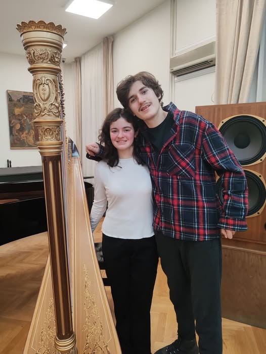 Zamolila bih vas kao majka,ako možete da podelite objavu za lečenje mog sina Miloša.
174 na 2407 za Miloša