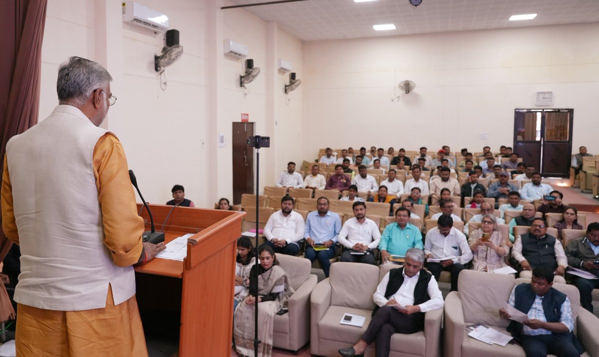 projsindore's tweet photo. पेसा कानून जनजातीय स्वाभिमान और अधिकारों का संवैधानिक संकल्प—मंत्री श्री प्रह्लाद सिंह पटेल ने प्रभावी क्रियान्वयन से अनुसूचित क्षेत्रों में सशक्त ग्राम स्वशासन पर दिया जोर।
RM:https://t.co/3AEVZd40uW
#PESAAct #TribalEmpowerment #GraminVikas #MPGovt #GoodGovernance
@JansamparkMP https://t.co/fl4RGXzTqs