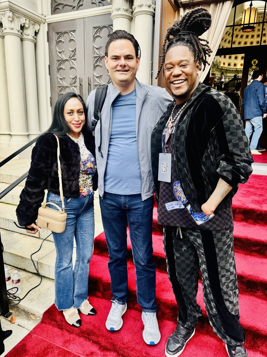 The annual Super Bowl tradition: run-ins with <a href="/Shaquemgriffin/">shaquem griffin</a>! #SBLX #BuiltByUCF