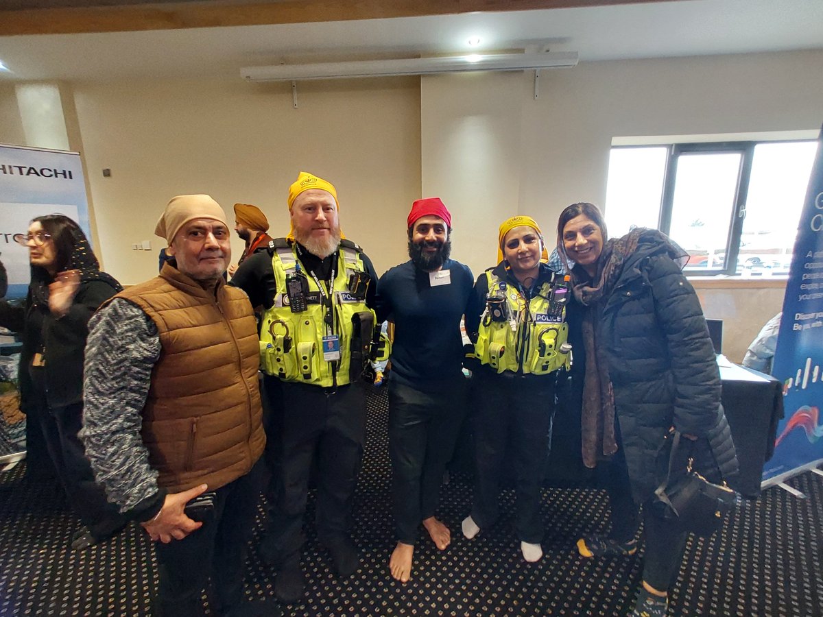 Brilliant morning attending Careers Fair <a href="/GNGSmethwick/">Guru Nanak Gurdwara Smethwick</a> thank you for inviting <a href="/SmethwickWMP/">Smethwick Police</a> and lots of interest to join <a href="/JobsWMP/">WMP Careers</a> <a href="/KimMadillWMP/">Chief Superintendent Kim Madill</a> <a href="/WMPolice/">West Midlands Police</a> <a href="/SandwellPolice/">Sandwell Police</a> <a href="/SikhFedUK/">Sikh Federation (UK)</a>