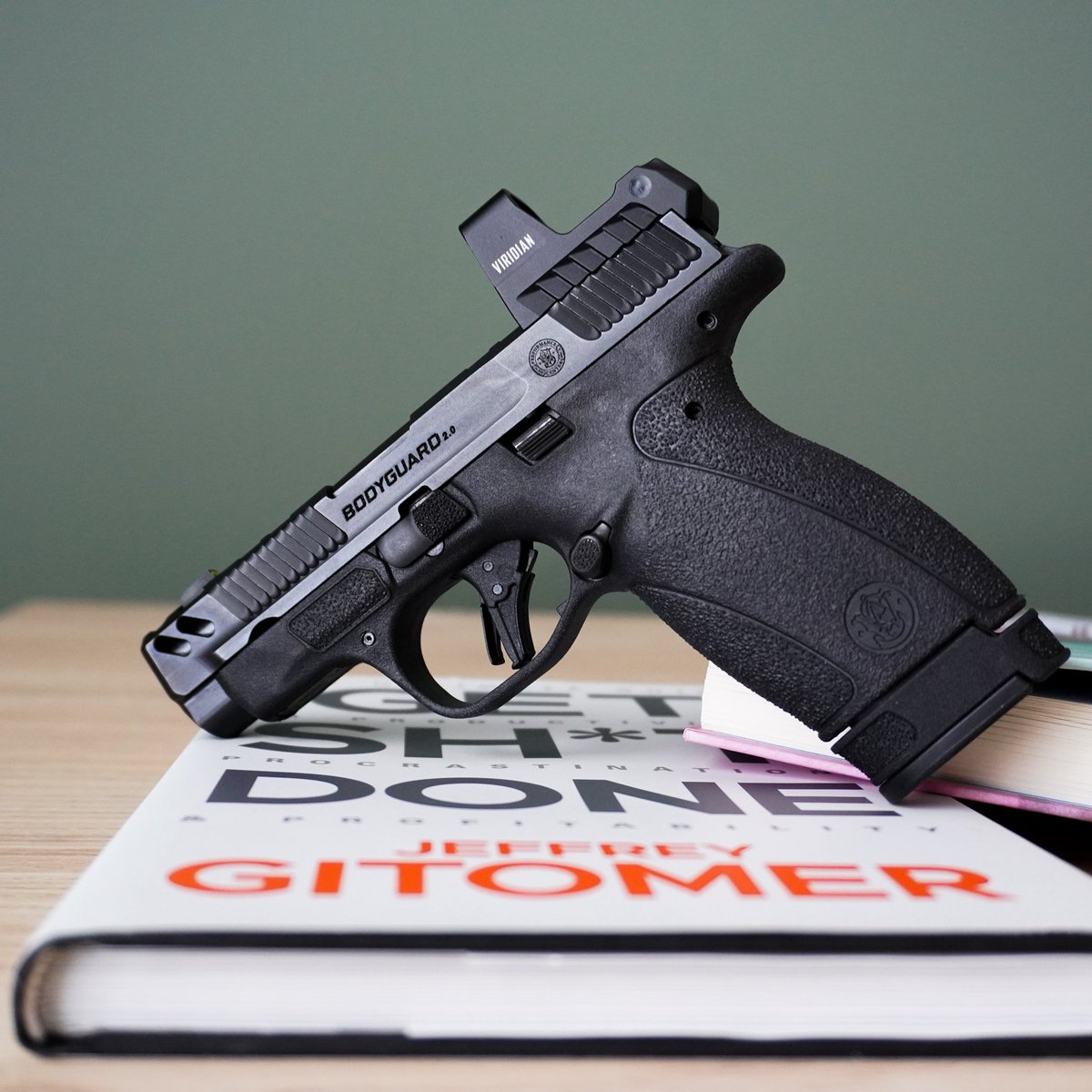 4BROSholsters's tweet photo. One of the best #edc and #ccw options on the market. Do you agree? #gunrights #2ndamendment #2a #smithandwesson https://t.co/ySVIvfWX1v