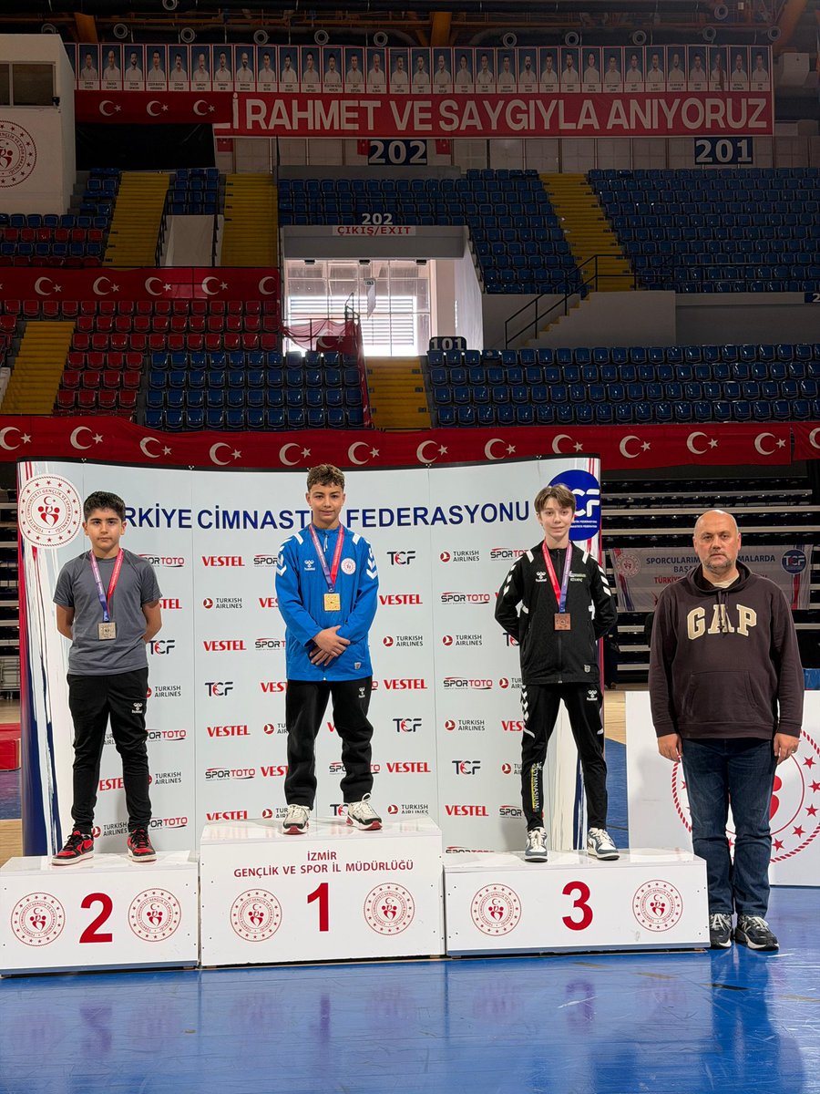 Trampolin Cimnastik Derviş Çatalbaş Kupası 06-08 Şubat 2026 / İzmir

*13-14  Yaş Erkekler Kategorisi;
Kerem İbrahim ÇETİN Türkiye Şampiyonu 🥇 

Sporcumuzu ve antrenörlerimizi tebrik ederiz.

<a href="/OA_BAK/">Dr. Osman Aşkın Bak</a> 
@hamzayerlikayaa 
<a href="/sosanoglu/">Ali Sosanoglu</a> 
<a href="/GSB_Bolu/">Bolu Gençlik ve Spor İl Müdürlüğü</a> 
<a href="/Emrullah__Guler/">Emrullah Güler 🇹🇷</a>