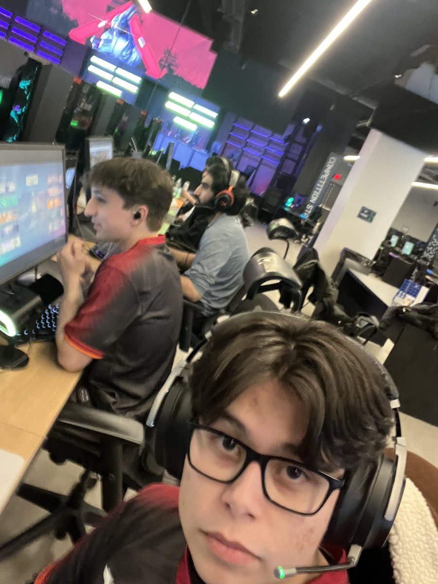 ChickenJoe tweet media