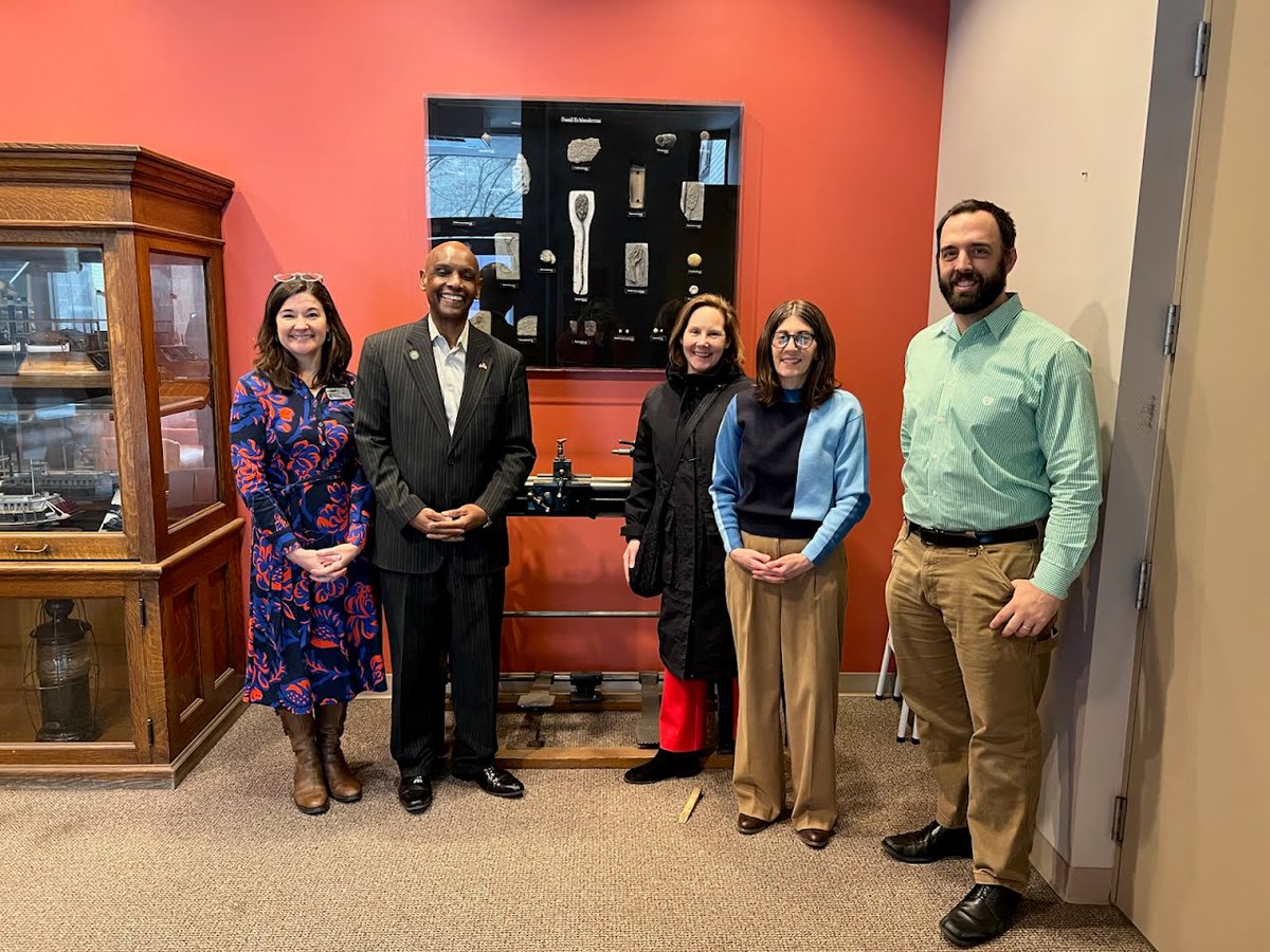 votekarenb's tweet photo. Cincinnati is lucky to have the @CincyMuseum in our own backyard.
It is a great experience for families across the region, backed by the scientists, museum professionals, & volunteers who keep a record of the stories of our region.
#scienceisreal #ourstory #cincinnati https://t.co/EWVt3AE8K5