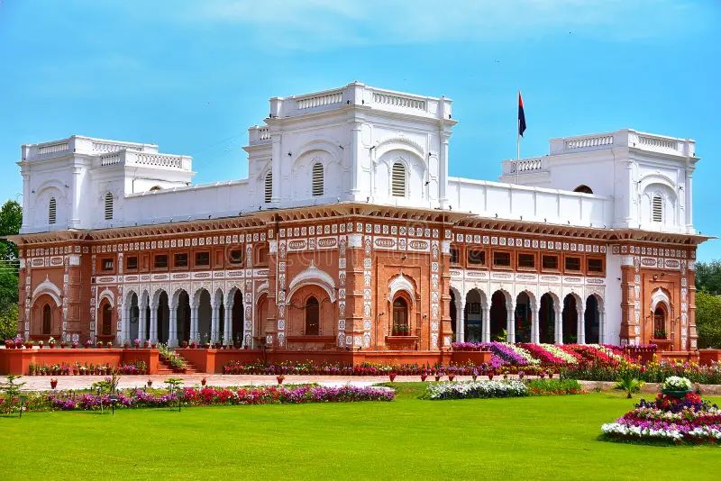 saiyahtravels's tweet photo. Bahawalpur, the City of Palaces, is home to 5 gems: Darbar Mahal, Noor Mahal, Farukh Mahal, Gulzar Mahal &amp; Nishat Mahal.

✈️ Plan your trip with Saiyah Travels
📞 +92-0335-5101659 | 📧 tours@saiyah.com.pk

Discover their history &amp; beauty: 🔗 https://t.co/RsSSDKs6BI

#Bahawalpur https://t.co/nrZDmX59v3