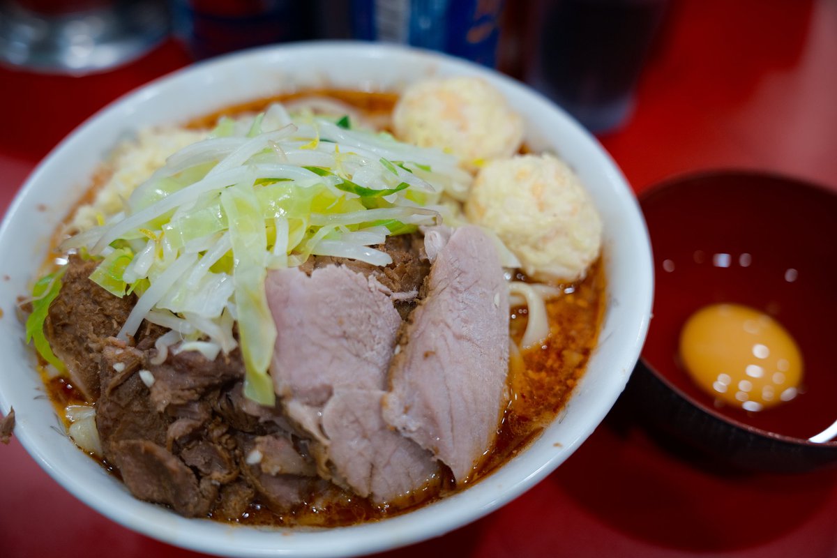 kg_utro's tweet photo. ラーメン二郎　生田駅前店
小豚Y半分N＋発汗＋生卵＋チーズ玉✕2
至高の一杯…… https://t.co/cWWyFUtHpM