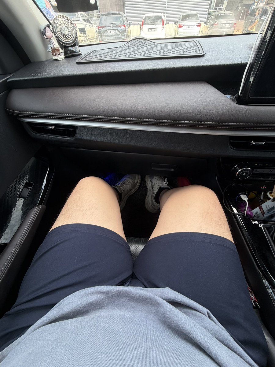 SeringJuing's tweet photo. 😂😂😂😂🫂🫂🫂 https://t.co/EtPkJMunvW