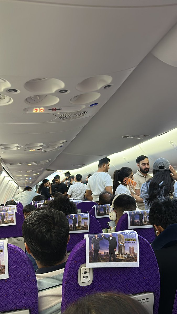 VishaVira's tweet photo. Announcement was made by Mr. Sachin Khandekar that the flight would depart at 9:00 PM.
Now passengers are informed the new time is 23:15.
This is repeated misinformation and an unacceptable delay of 5+ hours.
Requesting monetary compensation / refund 
@AkasaAir https://t.co/J4vzG9vBow
