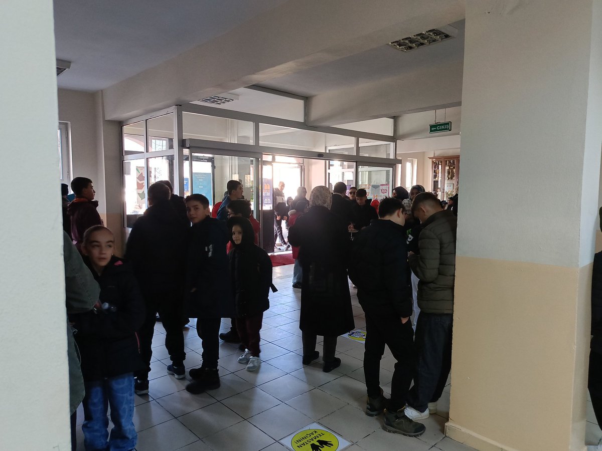psevdalilari29's tweet photo. "O'nu Oku O'nu Yaşa" temalı Umre Ödüllü Siyer yarışmamızın 15'incisini Gümüşhane'de 5 farklı noktada büyük coşku ve yüksek katılım ile gerçekleştirdik. 

Sürecin başından sonuna kadar, destek olan, katkı sunan tüm kardeşlerimize teşekkür ediyoruz.

#gümüşhane 
#OnuOkuOnuYaşa https://t.co/KSU65lghjm
