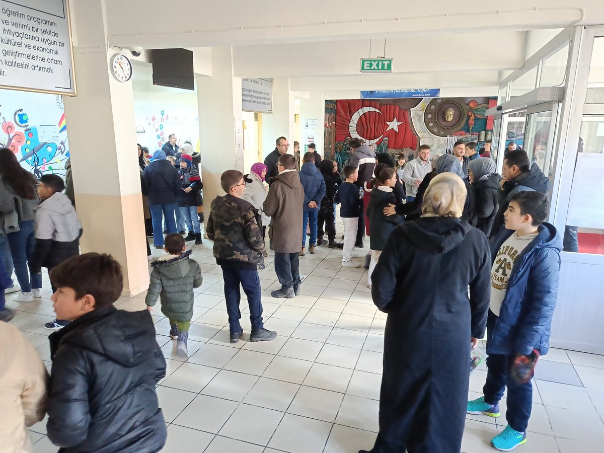 psevdalilari29's tweet photo. "O'nu Oku O'nu Yaşa" temalı Umre Ödüllü Siyer yarışmamızın 15'incisini Gümüşhane'de 5 farklı noktada büyük coşku ve yüksek katılım ile gerçekleştirdik. 

Sürecin başından sonuna kadar, destek olan, katkı sunan tüm kardeşlerimize teşekkür ediyoruz.

#gümüşhane 
#OnuOkuOnuYaşa https://t.co/KSU65lghjm
