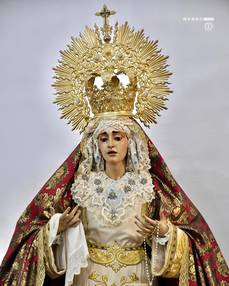 María ♥️, consuelo en la amargura ✨ 

“Junto a la cruz ✝️ de Jesús estaba su Madre” (Jn 19, 25).

Hoy y siempre caminamos bajo tu manto ☺️, porque donde Tú estás, nunca estamos solos.

#NuestraSeñoraDeLaAmargura #HermandadElParador #Almería