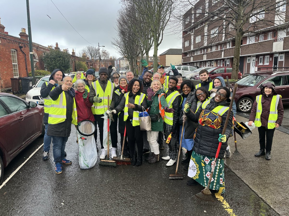 HughGillanders's tweet photo. Wonderful day at the office- rain held away!!
With team on Spencer and Vincent’s streets in Portobello.
Most wonderful group of people.
Heigh Ho!!!
#streetclean #TidyTowns #portobello #Dublin8 #Neighbours https://t.co/1DJQRXROZR