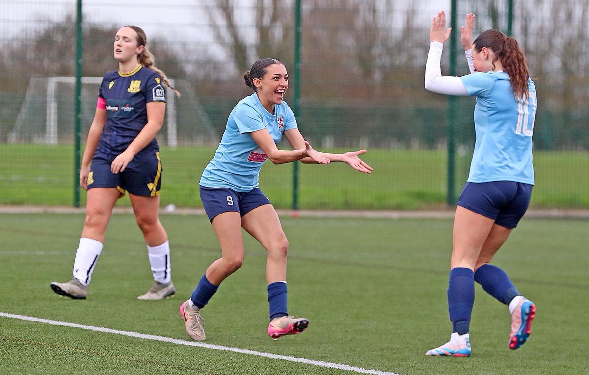 A 3-0 victory for <a href="/BrentwoodTownW/">Brentwood Town Women</a> over <a href="/SouthendUtdLFC/">Southend United Ladies FC</a> at Garon Park this afternoon with goals from <a href="/TillyJ09/">Tilly Jones</a> and <a href="/bopaynex/">Bo✨</a> (2) <a href="/CJPhillips1982/">Chris Phillips</a> Echo. The Blues under <a href="/sheldrick_work/">Nick Sheldrick</a> battled hard throughout and gave their best against a well organised Brentwood team.