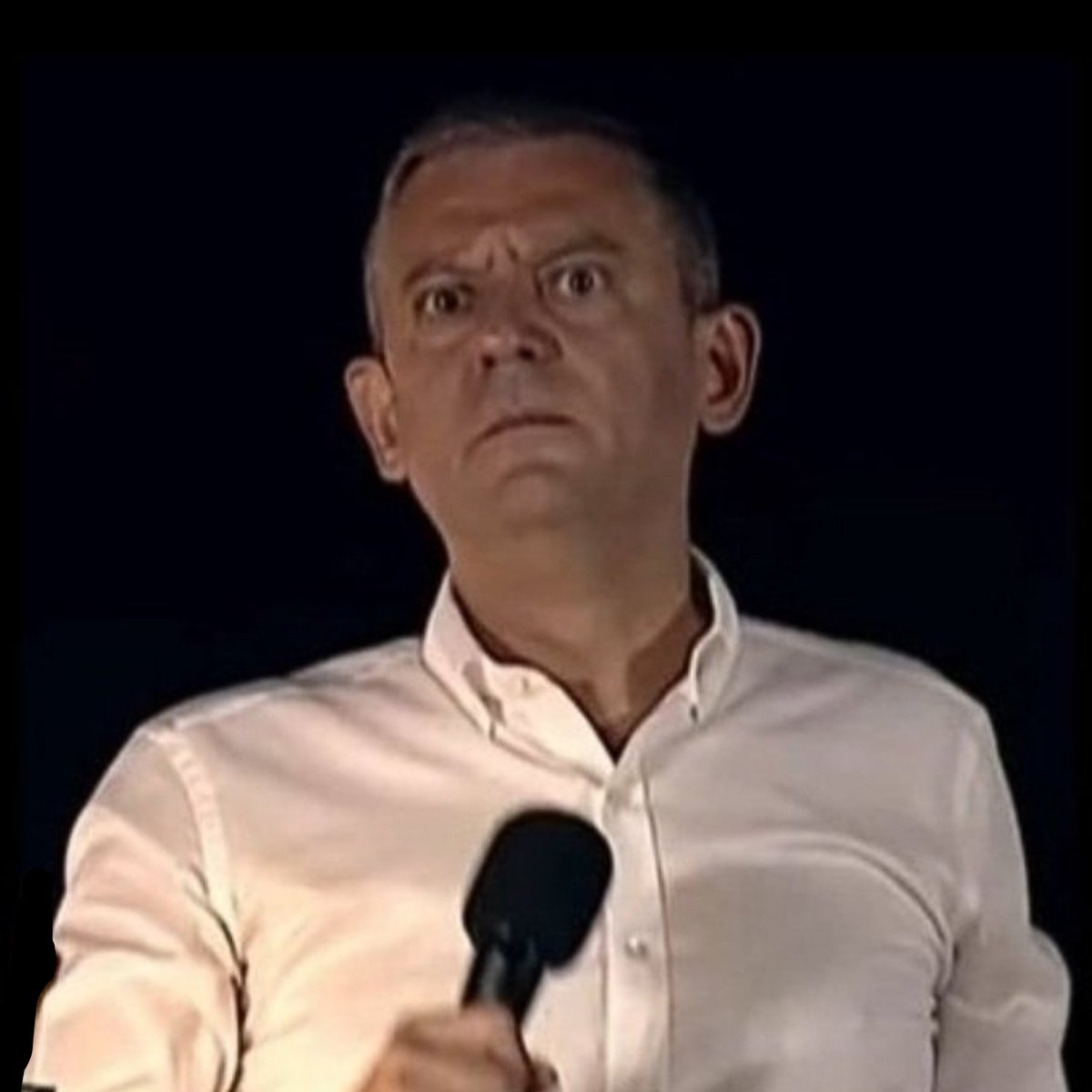 ult1matoms's tweet photo. Özgür Özel'in, AKP'ye geçmesi beklenen Mesut Özarslan'a attığı iddia edilen mesajlar:

– Ben sana inandım. Şimdi sana iftira atanlara, sana hırsız diyenlere teslim oluyorsun.
– Anladım ki sen bir hırsızsın, g*tünü kurtarmaya çalışıyorsun.
– Alçak köpek!
– Senin yerin onların yanı.
– Hak ettiğin yeri buldun, s*ktir git.
– Senin dürüst adamlarla işin yok!
– Yalaka!
– Karaktersiz p*ç!
– Karakterin olsaydı Mansur Yavaş’ı satmazdın.
– Elime düşeceksin.
– Acırsam namerdim.
– Seni doğuran ana senden utanır!
