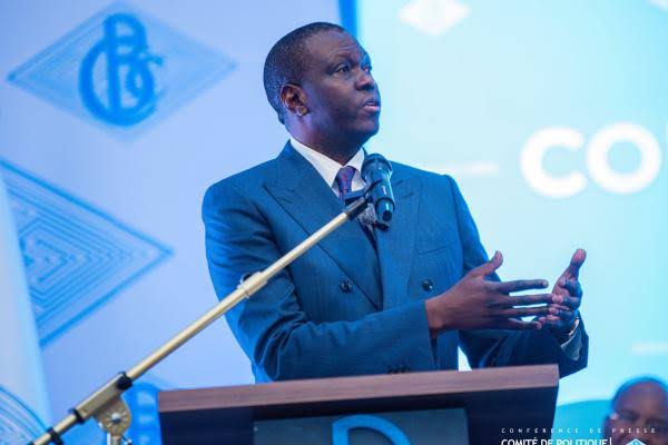 brigitte33979's tweet photo. Une vision forte pour l’économie de notre pays. Fierté du Kongo Central et leadership au service de la RDC. 🇨🇩

#AndreWameso #BanqueCentrale #BCC #EconomieRDC #FinancePublique #Leadership #RDC #KongoCentral #Congo #LeadershipAfricain #Developpement #Vision #Inspiration https://t.co/WZSnDiAnoW