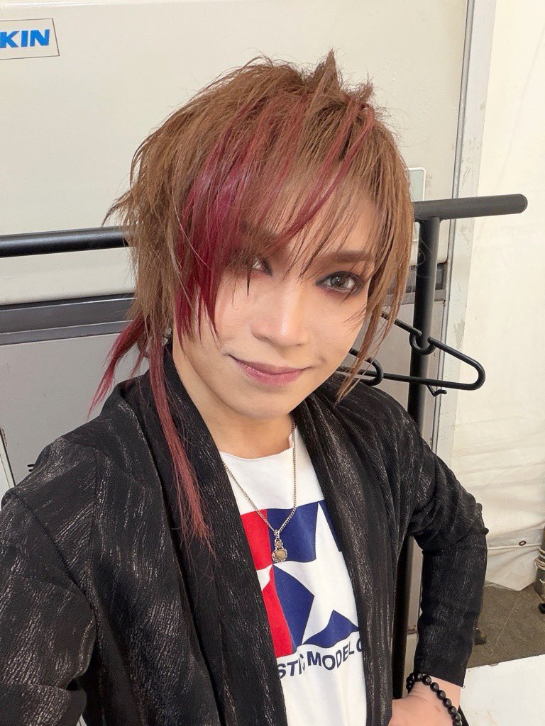 kiryuintw's tweet image. #JapanExpoThailand2026
ライブ終了しました！皆さんありがとうございました(^-^)
僕達の出番は大雨(スコール)が直撃しましたが見てくれてありがとう😭
素晴らしい経験をさせてもらえた2DAYSでした！🙏
また世界の何処かしらで必ずお会いしましょう🏃‍➡️✨…