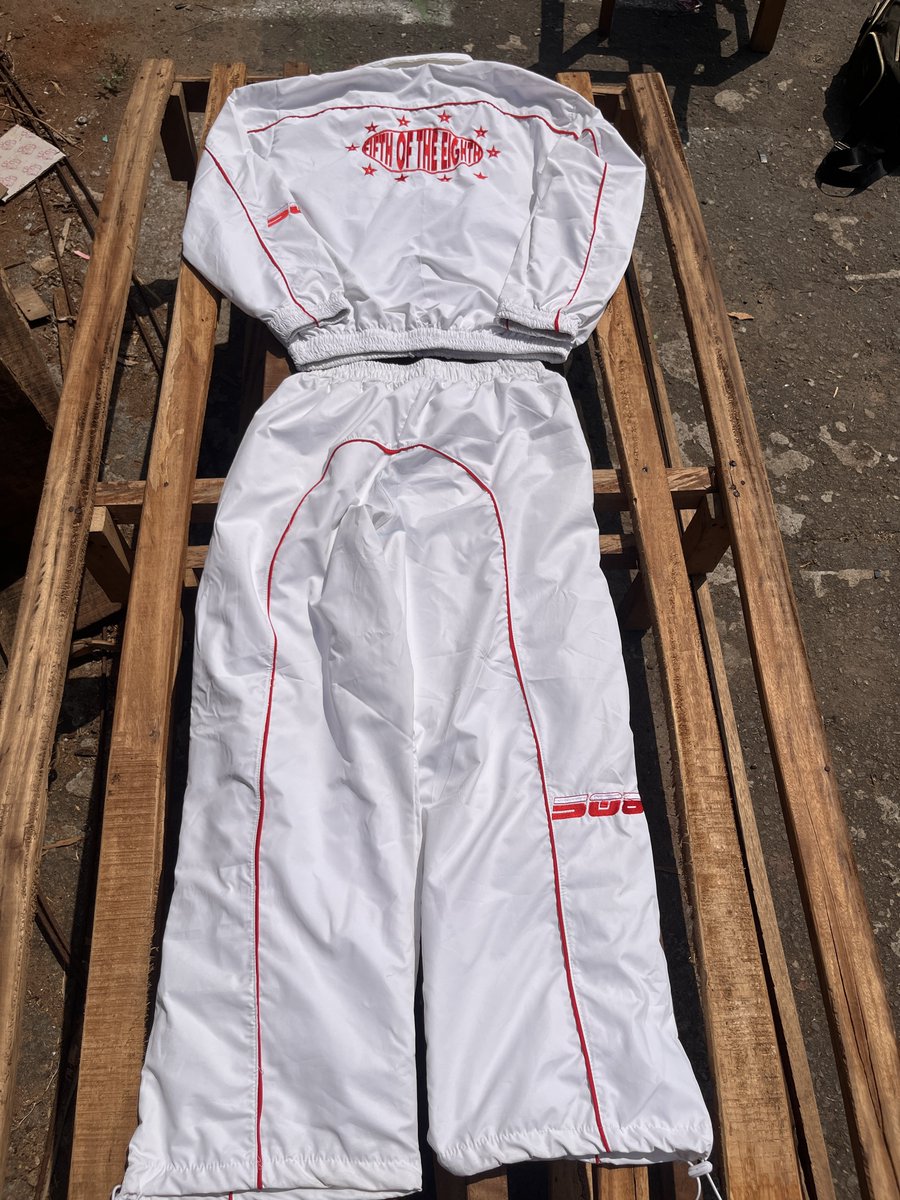 monsieur508's tweet photo. Day 6 of working on my new drop 
Activity: woke up around 8:00am took product pictures for the F.O.E tracksuit 
Time spent: started around 11ish can’t really remember and ended around 1:00pm https://t.co/6QClPV1KMO