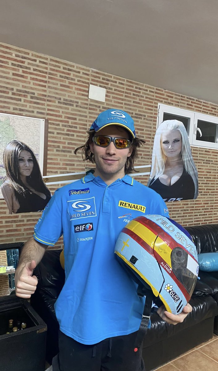 Ayer fui muy feliz 
<a href="/alo_oficial/">Fernando Alonso</a> <a href="/alobatof1/">Antonio Lobato</a> <a href="/PedrodelaRosa1/">Pedro de la Rosa</a> <a href="/Nanosecso/">Juanca</a>