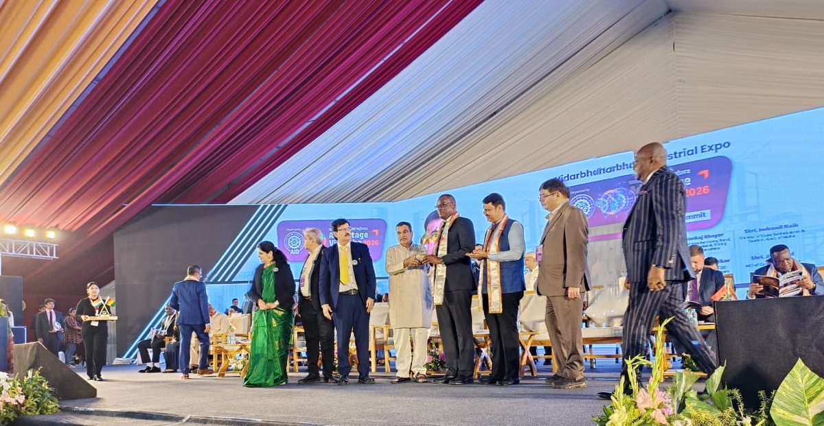 abdoulaye_barro's tweet photo. I participated in the 4th Global India Business Forum (GIBF) in Nagpur (Mahashtra State), under the chairmanship of the Indian Minister of Highways and the Chief Minister of Mahashtra. It was an opportunity to network with the business community and promote Senegal’s Vision 2050 https://t.co/3rlJD21xF7