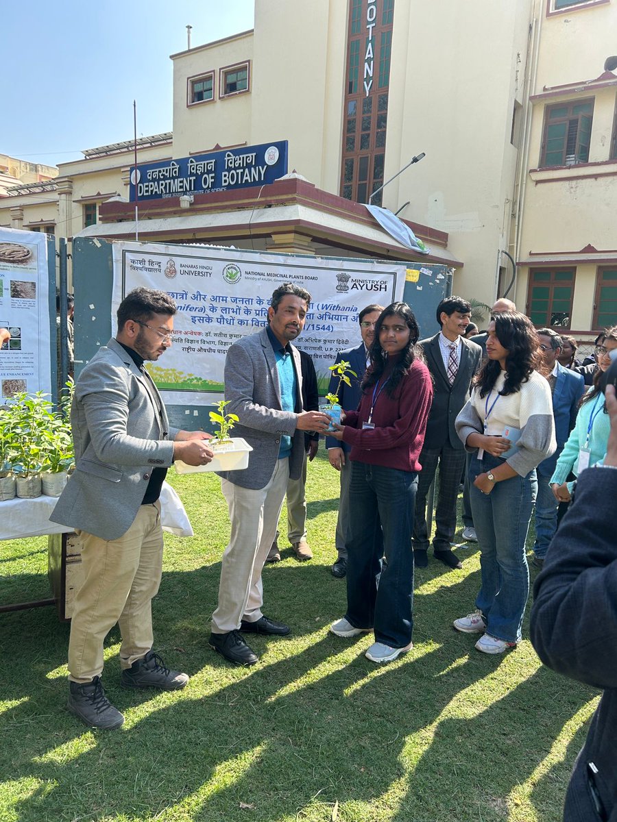 Satish_Microbes's tweet photo. Awareness Workshop on Ashwagandha-Withania somnifera with saplings distribution was organized at Dept of Botany, BHU. Supported by @NMPBIndia, @moayush Thanks to Dr. Jeetendra, Prof KN Dwivedi, Prof AK Mishra, Dr Abhishek, Prof JP Singh and Dr BN  Maurya. @bhupro @DeanScienceBHU https://t.co/o0ZDtKhmGU