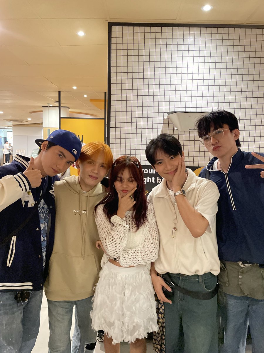 aintgeel_'s tweet photo. OHANA🫶🏻✨ https://t.co/kqaqkh1BeL
