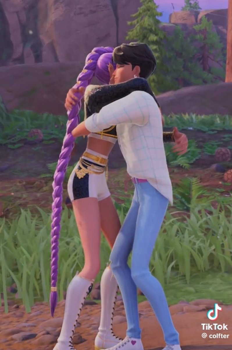 kikiileth's tweet photo. i love it when ppl make rujinu hug in this game. it's the cutest thing everr just look at themmm😭😭😭 (pspsps sequel take notes) https://t.co/PZoleftPNb