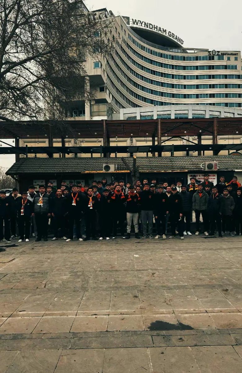 uncmahalle38's tweet photo. Biz aynı semtin deli çocuklarıyız. Aynı yollardan geçipte yıkılmadık. Bin kere haykırdık gönülden bağlandık !

#MahalleninAsilGencleri https://t.co/AK5LqiGspF