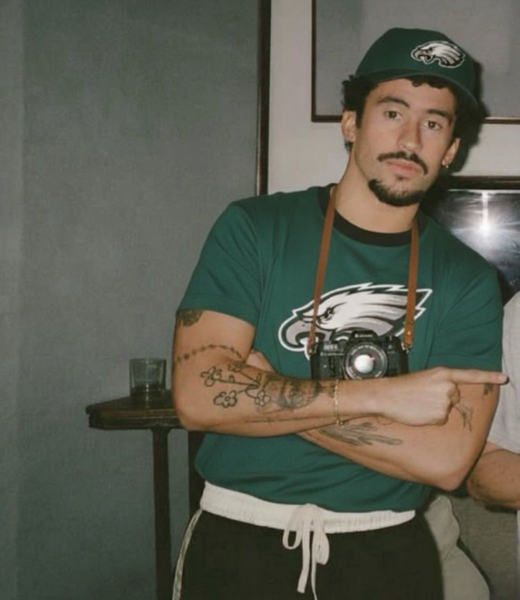 Since the eagles aren’t in the Super Bowl but bad bunny is today shall be known as the Benito Bowl 
Wepa 🇵🇷