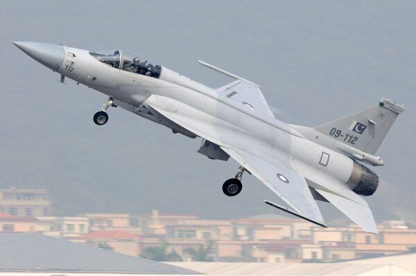 Diplomat_APAC's tweet photo. If Islamabad is able to seal a few of these major deals for JF-17 exports, it would be a big win for the current government and Pakistan’s defense industry.  https://t.co/04g4oivlhT https://t.co/IYCRMOkwVf