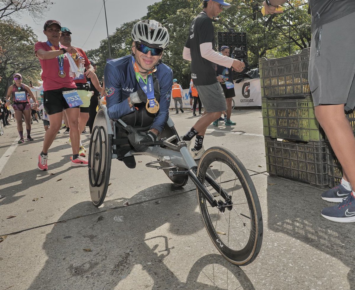 Maratón CAF-Caracas tweet media