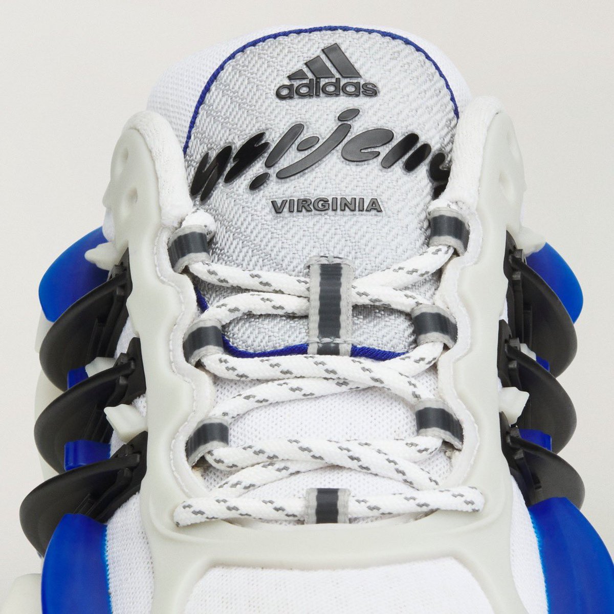 Pharrell x adidas『Adistar Jellyfish “Team Royal Blue”』が現地時間