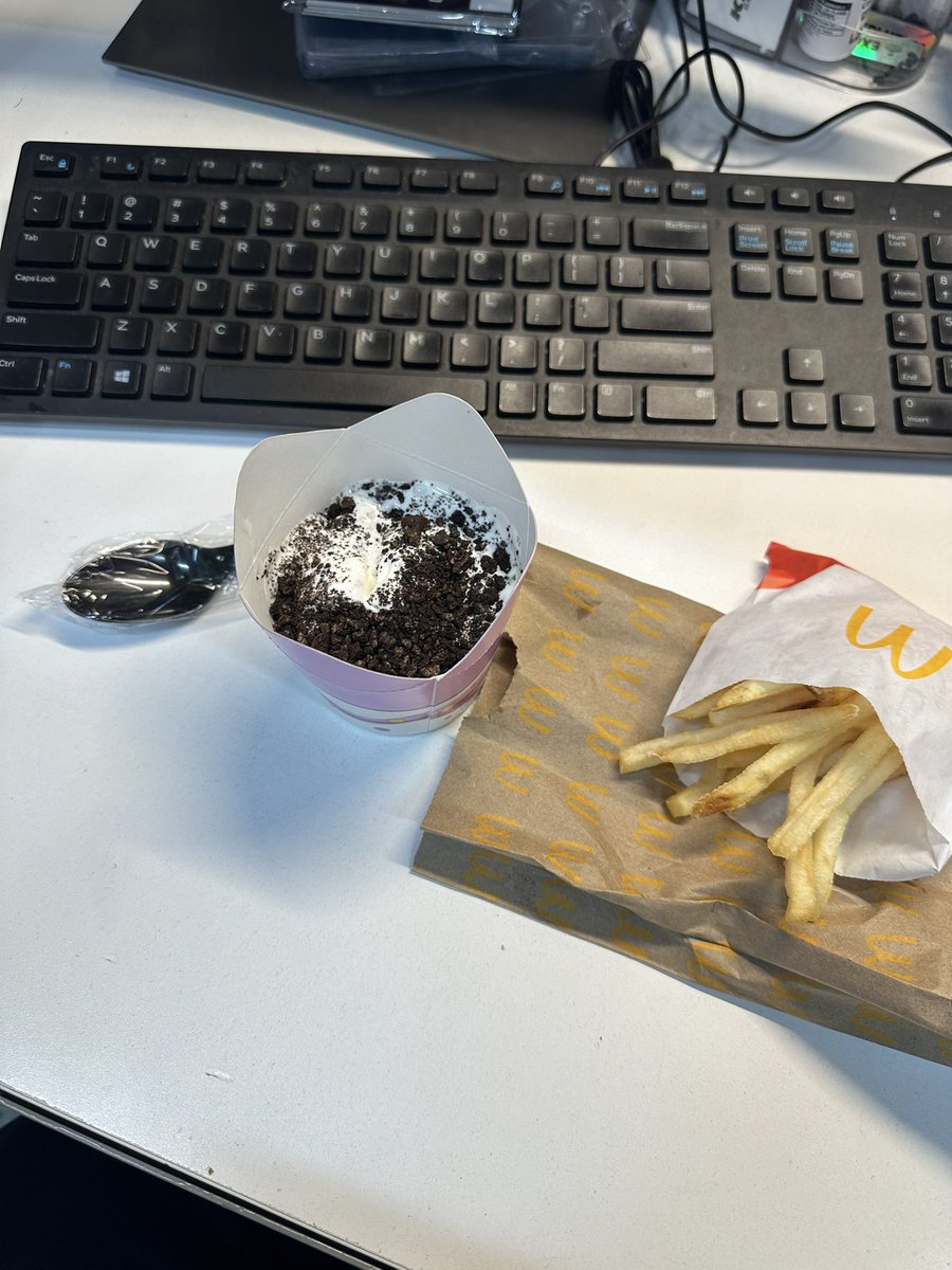 chely_010's tweet photo. Elite combo https://t.co/djEFWa9YpF