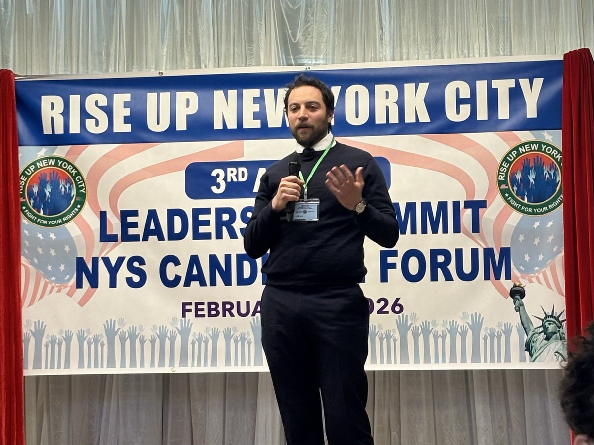 david4queens's tweet photo. The Bangladeshi community is such an important and vibrant part of our city. So grateful to attend @Riseup4newyork’s candidate forum, connect with friends, and speak directly on how we can change NYC for the workers who run it! https://t.co/8AhtXvy4Kk