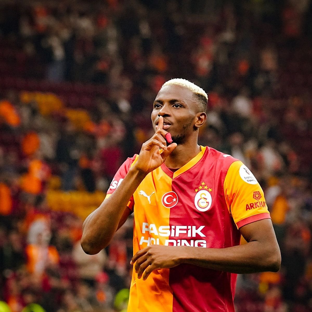 Victor Osimhen’e moral paylaşımıdır. 

We love you so much, Osimhen.