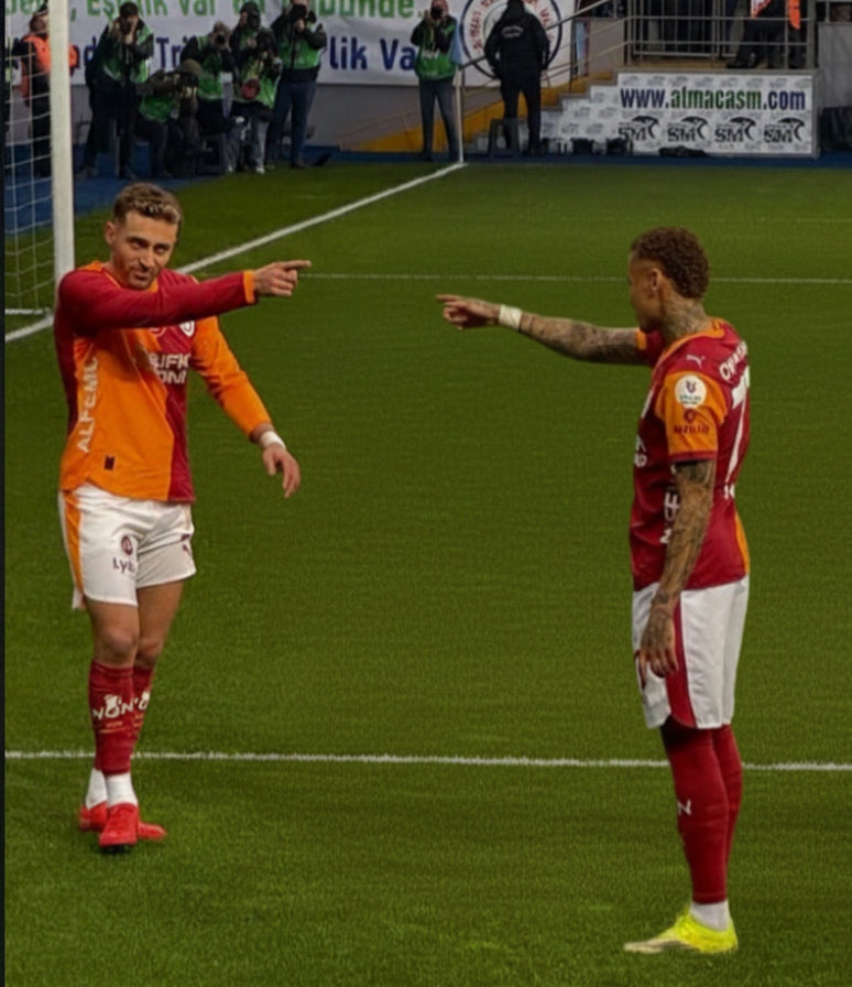 onlarınki forma rekabeti değil; 𝙞𝙨̧𝙗𝙞𝙧𝙡𝙞𝙜̆𝙞  🦸‍♂️🦸‍♂️