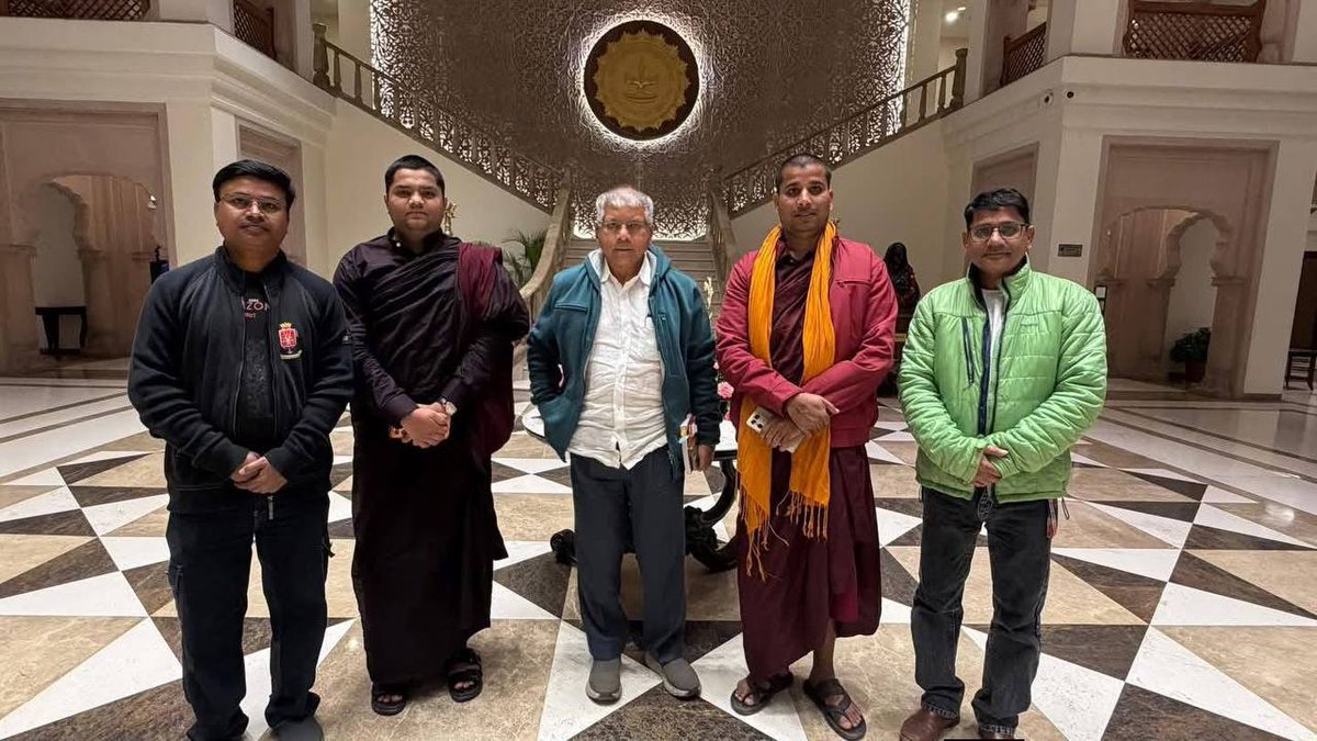 आज दिल्ली में भंते संघरत्न और भंते विनाचार्य (महाबोधि मुक्ति आंदोलन) ने महाबोधि मुक्ति आंदोलन के बारे में मुझसे मुलाकात की। इस मीटिंग में भंते ने आंदोलन के बारे में विस्तार से चर्चा की।

महाबोधि महाविहार मुक्ति आंदोलन को मेरा और वंचित बहुजन अघाड़ी का पूरा समर्थन है। इससे पहले भी