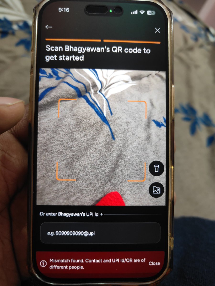 susheel_bobin's tweet photo. @NPCI_BHIM I'm getting this error while adding my wife in Upi circle. Earlier it was working fine but now it's not working I can ensure that upi id is correct but I'm not sure why it is giving a mismatch How to fix this? I've reinstalled the app but not fixed Plz help @UPI_NPCI https://t.co/oiQqs603Ia