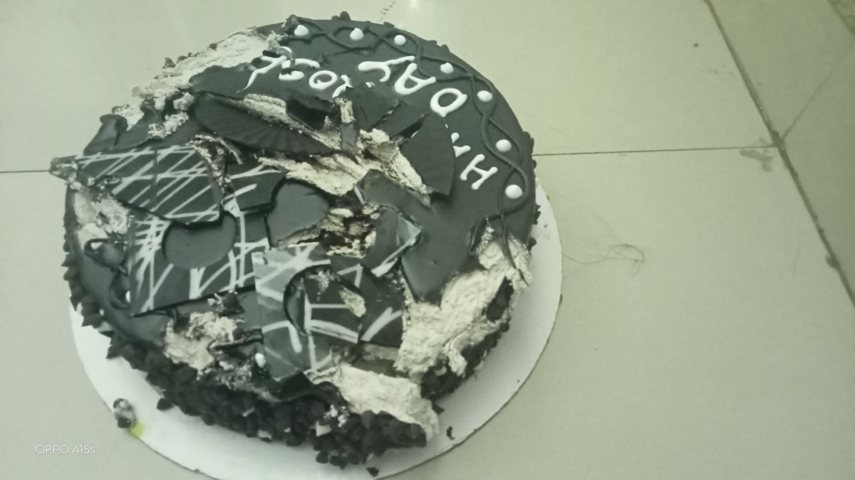 ReelToReals's tweet photo. @zomatocare This is not acceptable. I received a fully damaged cake from Zomato and even after giving photo &amp; video proof, my refund was declined. The cake is still unused and ready for pickup anytime. I will not drop this matter. Order #7771674408, Ticket 142202269  resolve this https://t.co/VbFHvDLfGR
