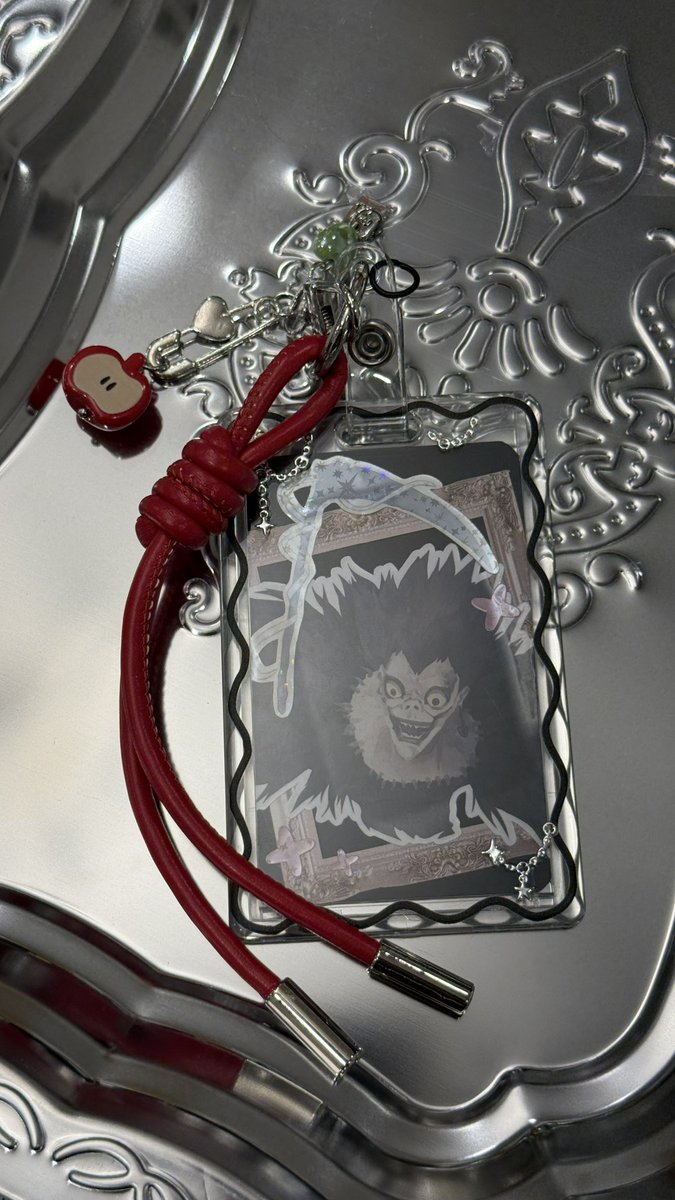 _iamfumi_'s tweet photo. #deathnote #kira #L #ryuk merch https://t.co/VoObGnnpot