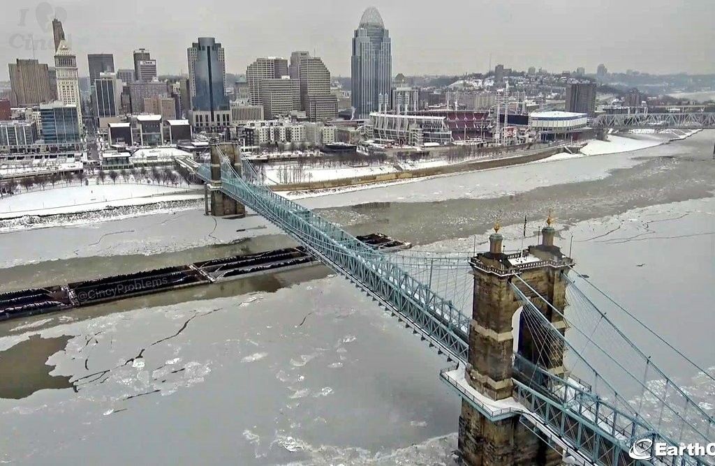 CincyProblems's tweet photo. The Ohio River iced over. 🥶 (don't walk on it) https://t.co/mohb8vdujn