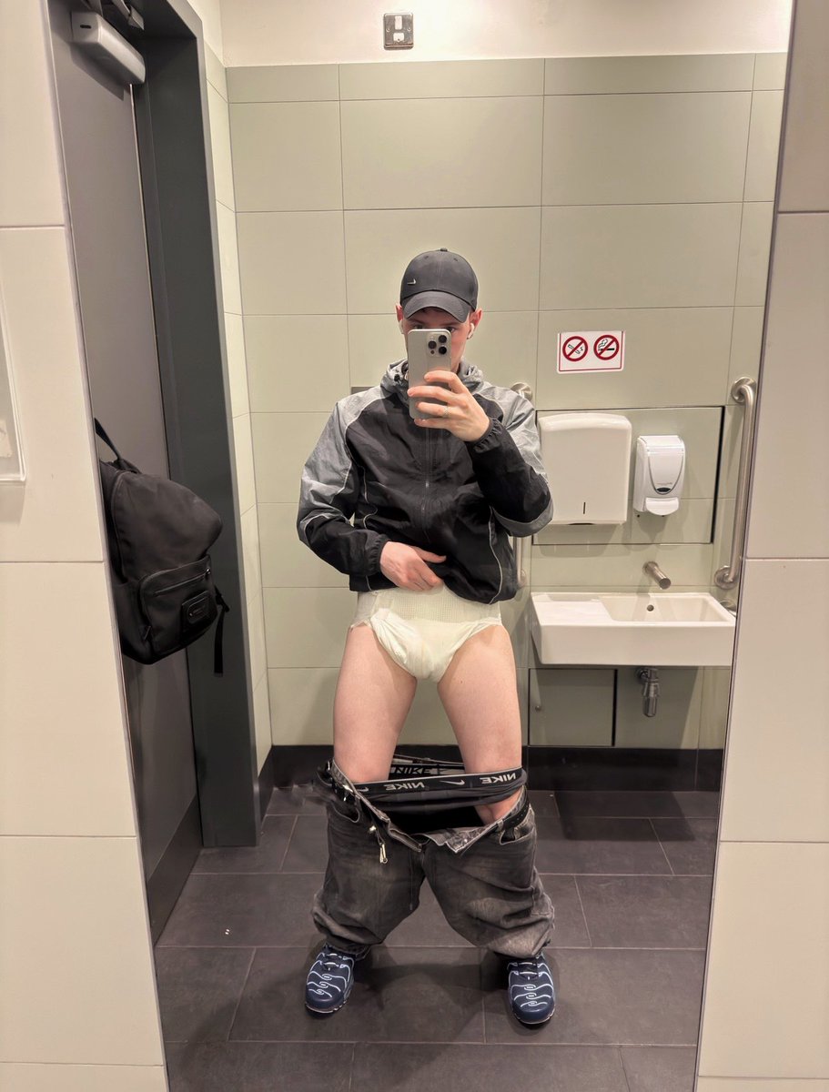 Ldn Diaper Boi tweet media