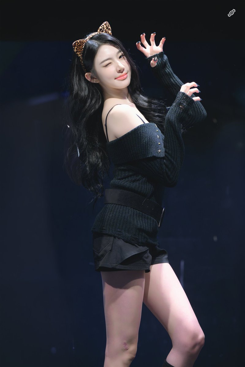 did you come to my fashion show at yundang art hall? meow meow! 🐈‍⬛