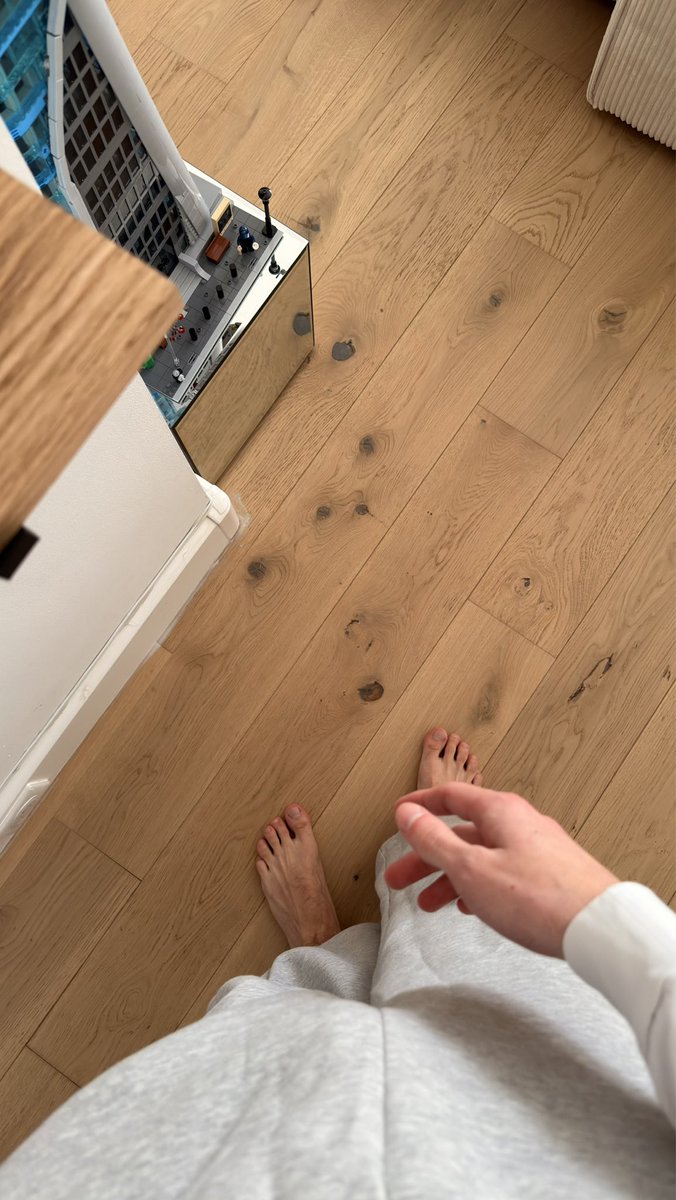 𝑻𝒉𝒆𝒐 tweet media